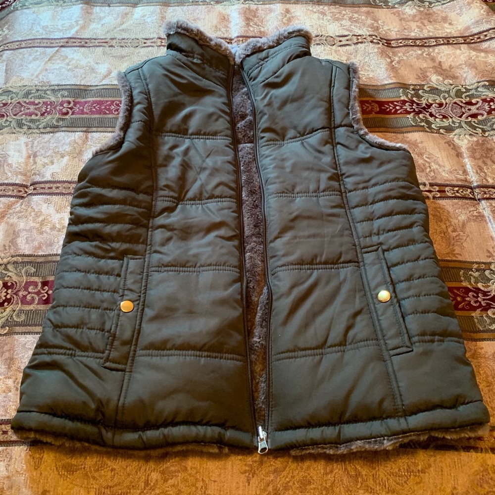 Reversible Olive Green Plush Vest Women’s Small